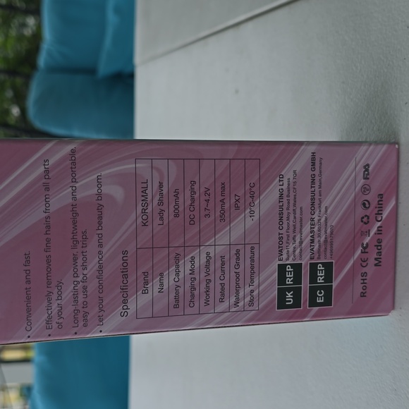 Pink Electric Razor 2-in-1 - Picture 3 of 4